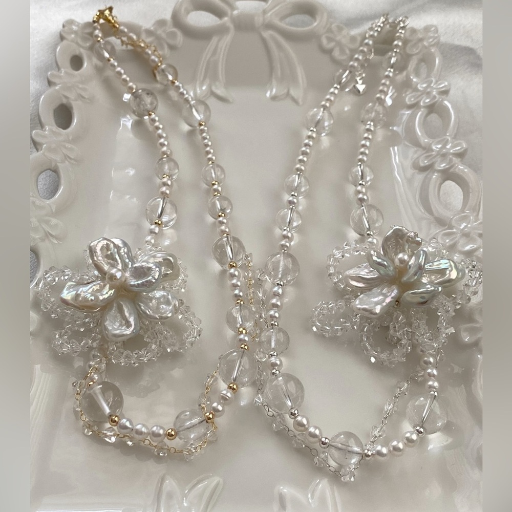 GP46-Handmade Flower Petal Pearl And Clear Quartz Necklace - Picture 6 of 13